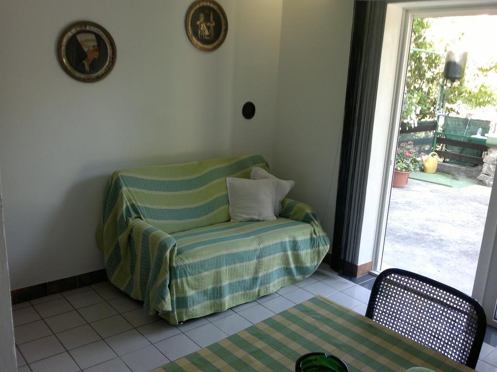 Guest House Violeta Palit Bilik gambar